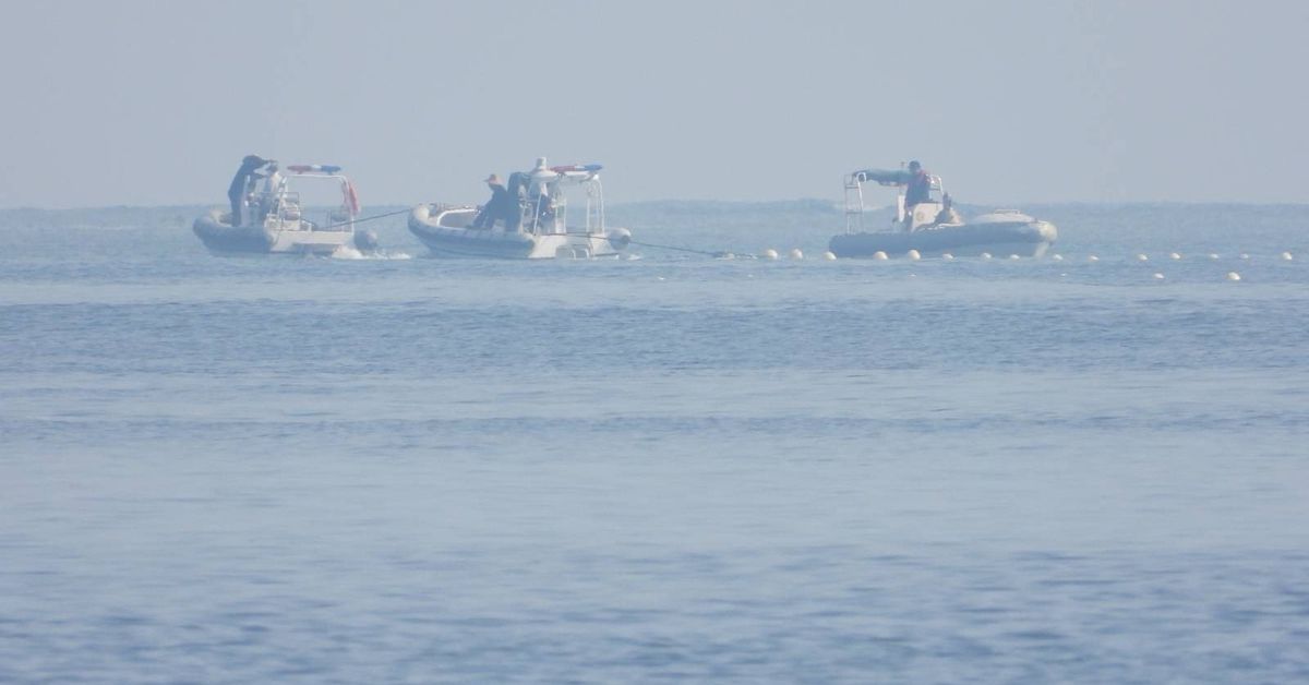 フィリピン、南シナ海で中国が「浮遊障壁」設置と非難 漁船妨害