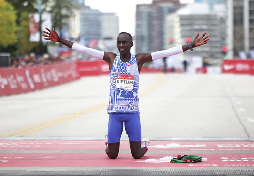 【マラソン】２時間０分35秒の世界新！ケニア23歳キプタムが米シカゴで「２時間切り」視界