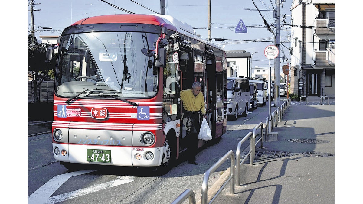 京阪バス路線廃止で利用客困惑「突然なくなると言われても」「年寄りは生きていけない」