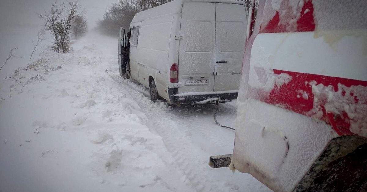 ウクライナで冬の嵐、南部とモルドバで死者 停電も