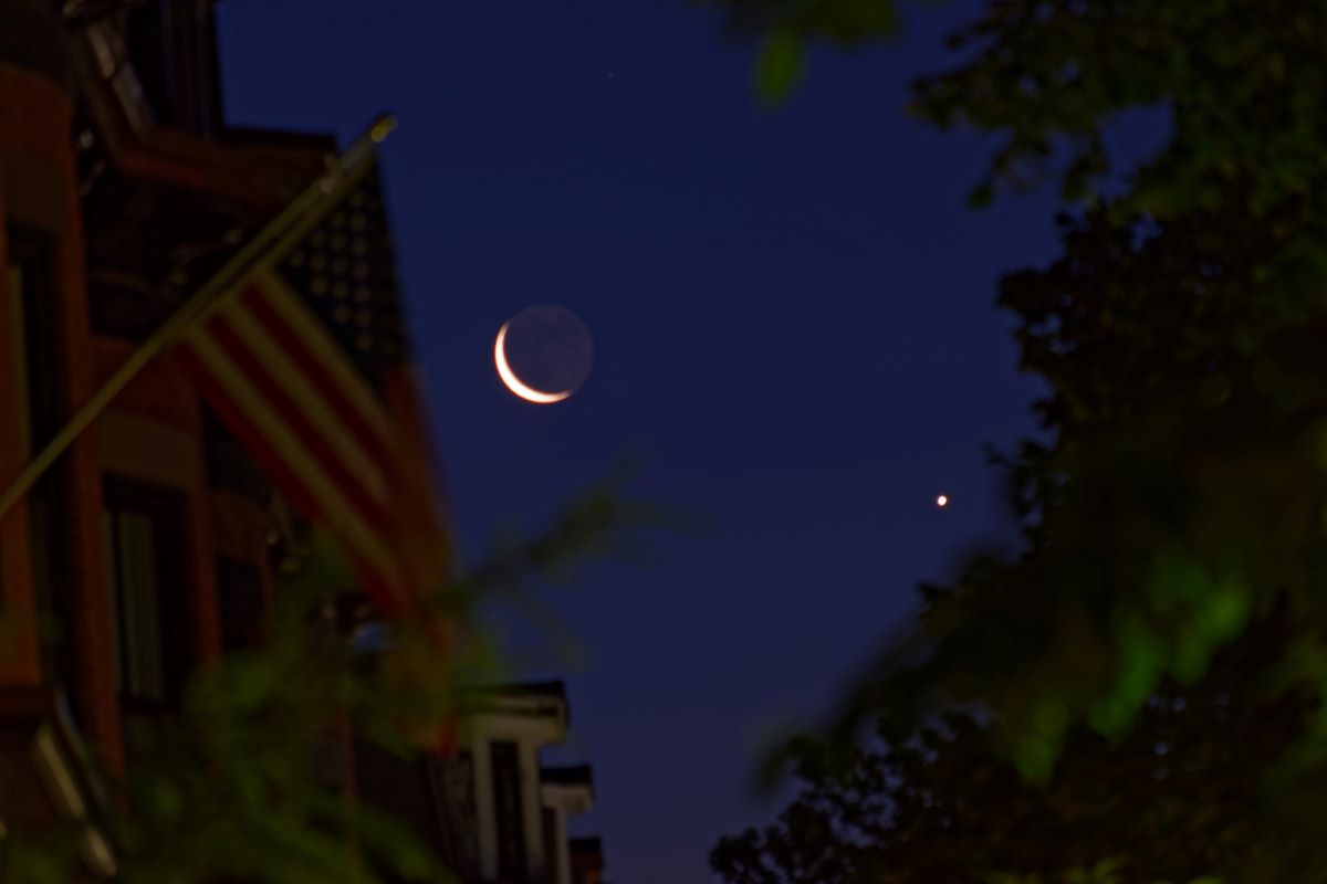 月が金星と接近、オリオン座の星々を楽しめる今週の夜空