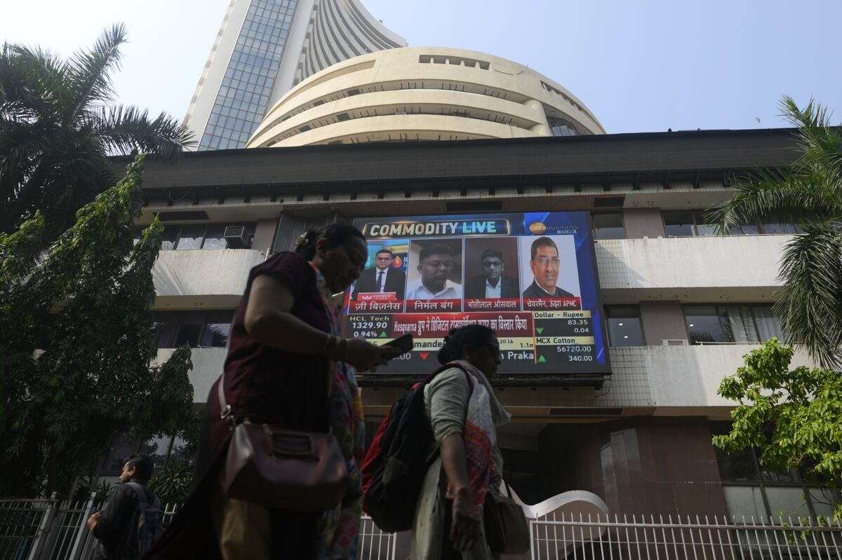 インド株は８年連続上昇の勢い、中国と対照的－アダニ銘柄の軟調続く