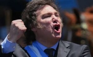 ミレイ大統領が行政サービスに「無償」という言葉を使うことを禁止