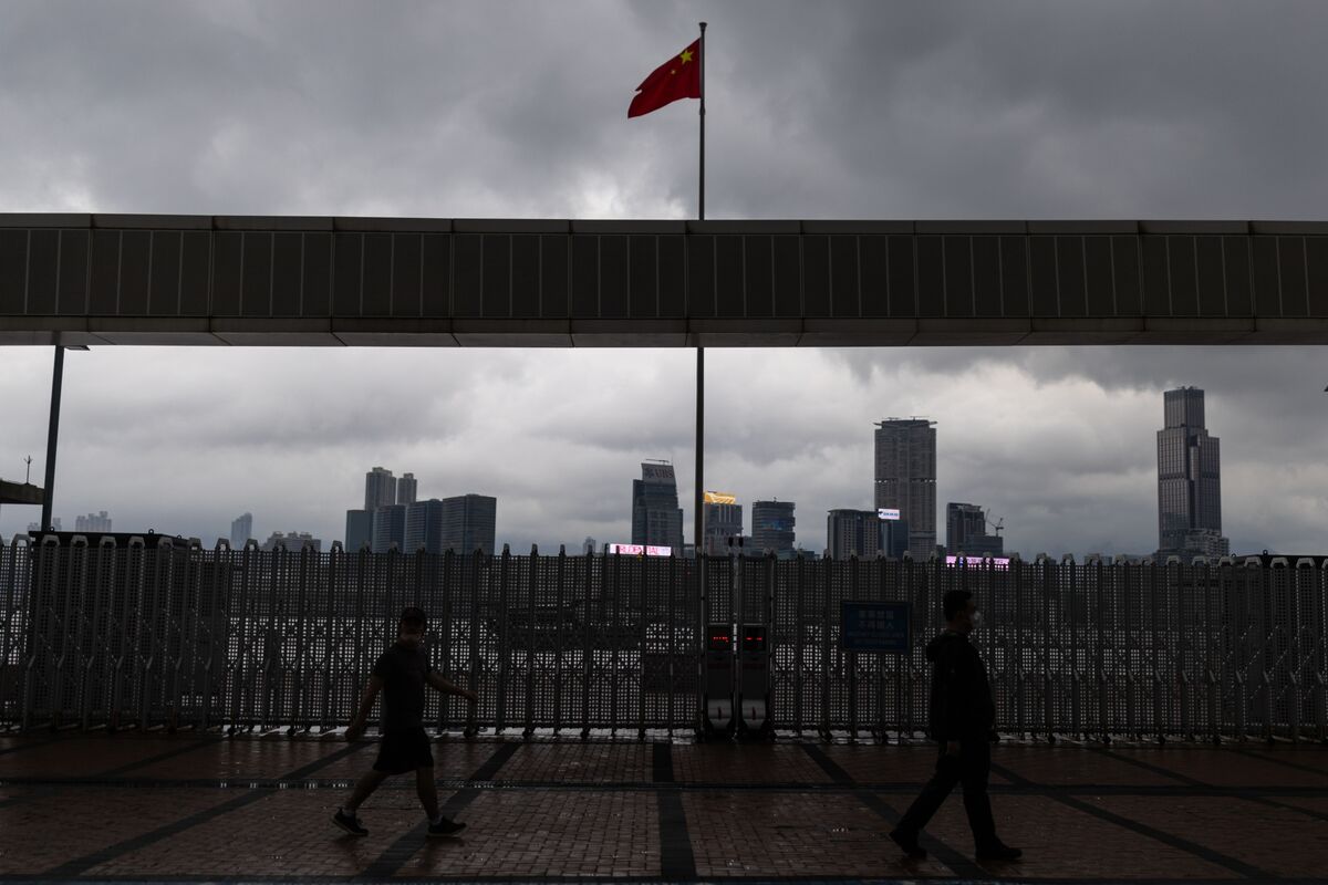 中国株の下げ加速、香港市場で05年安値に迫る－米株との格差鮮明