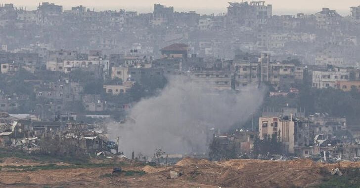 イスラエル、ガザ全域の標的に攻撃 人質3人の「命運」公表へ