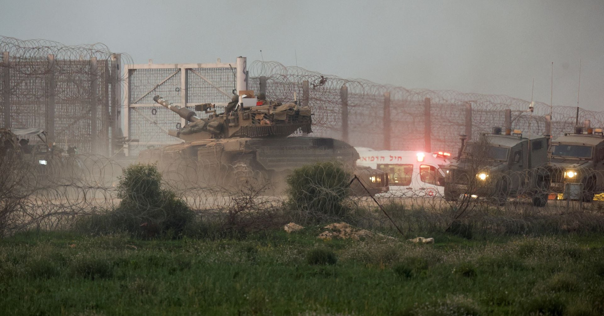 イスラエル軍、1日の死者最多 ガザの病院封鎖し攻撃