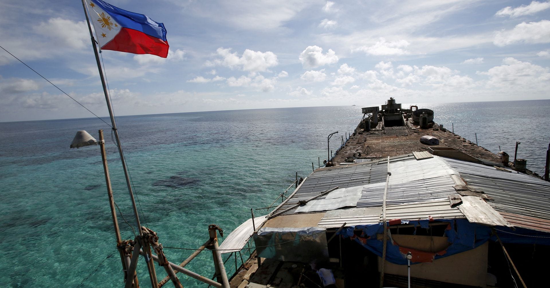 中国がフィリピンの物資補給「特別許可」、南シナ海座礁軍艦巡り