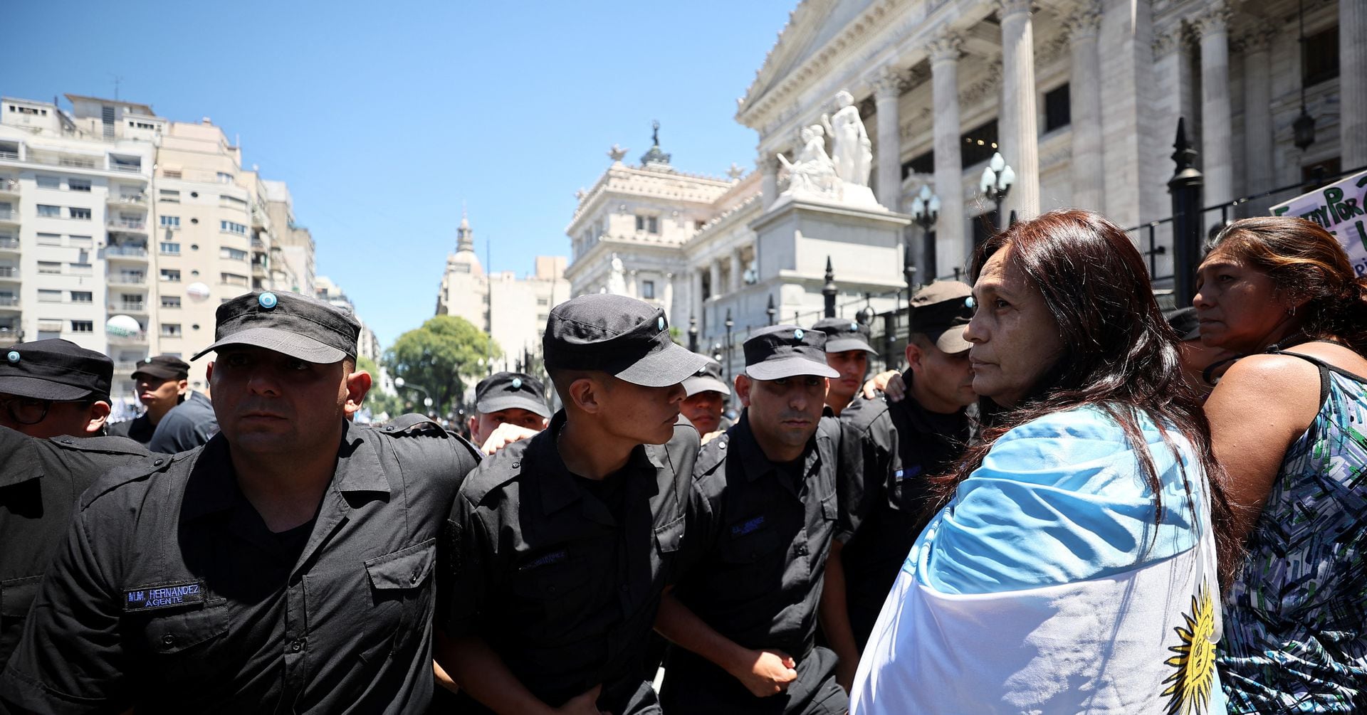 アルゼンチン主要労組が12時間ゼネスト突入 緊縮財政に反対
