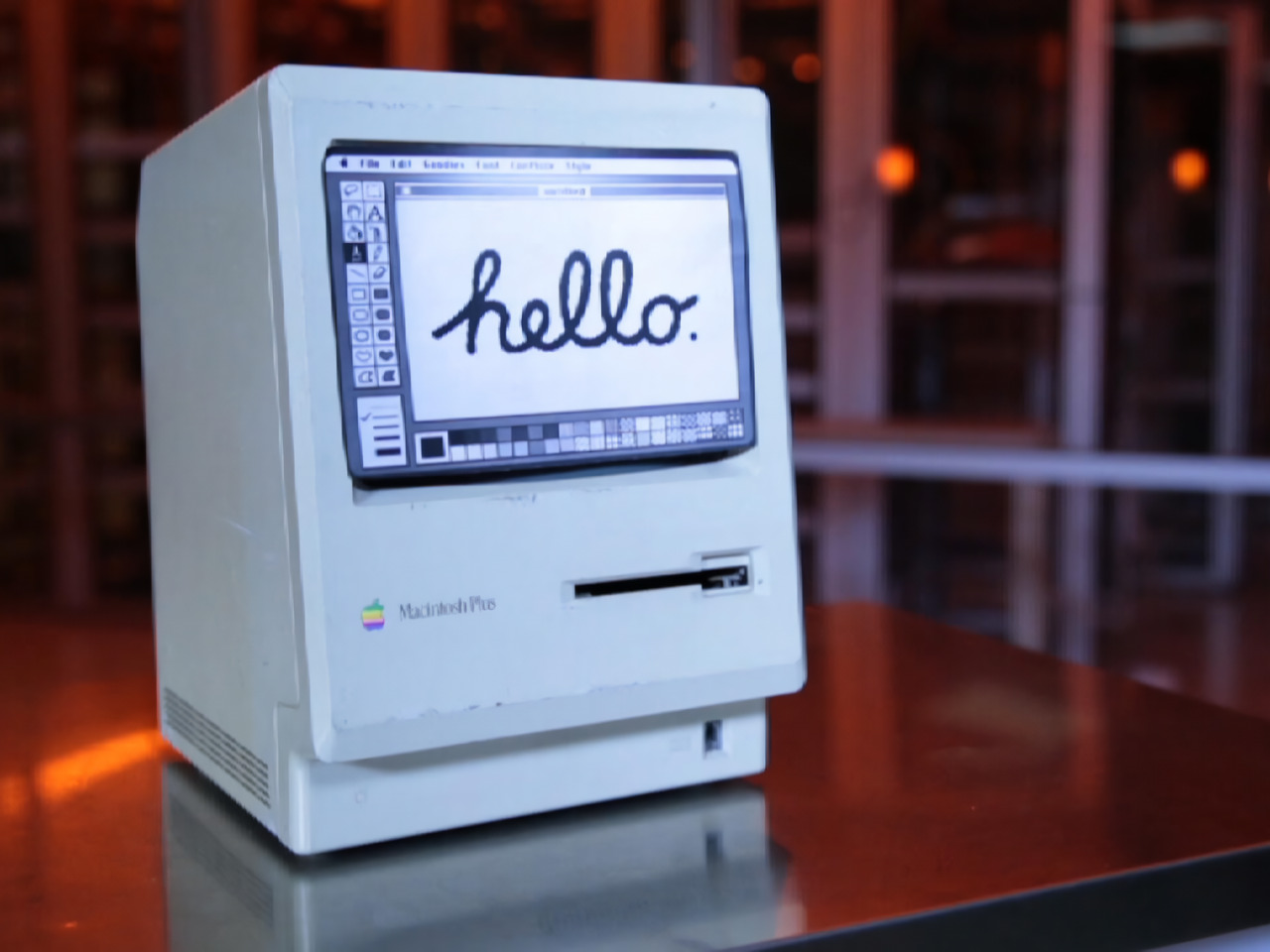 「Macintosh」発売40周年