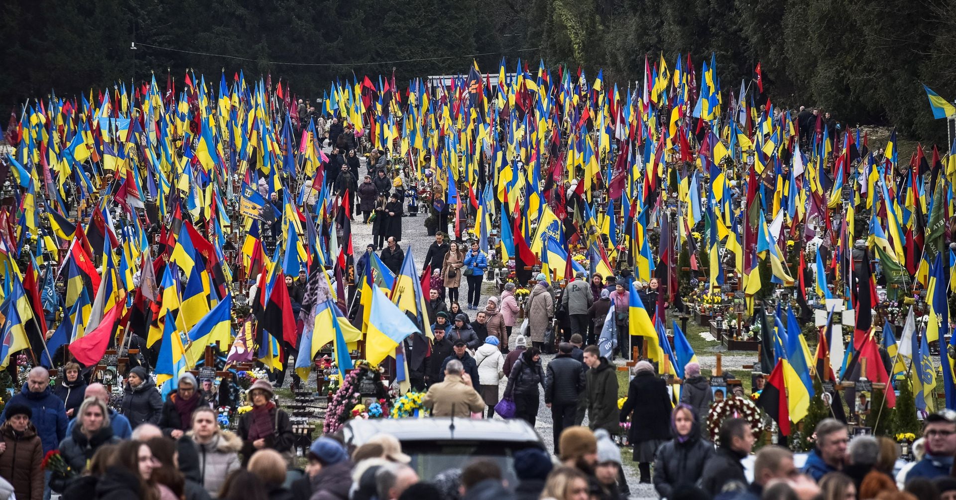 ウクライナ侵攻が3年目突入、甚大な犠牲と細る国際的支援で疲弊