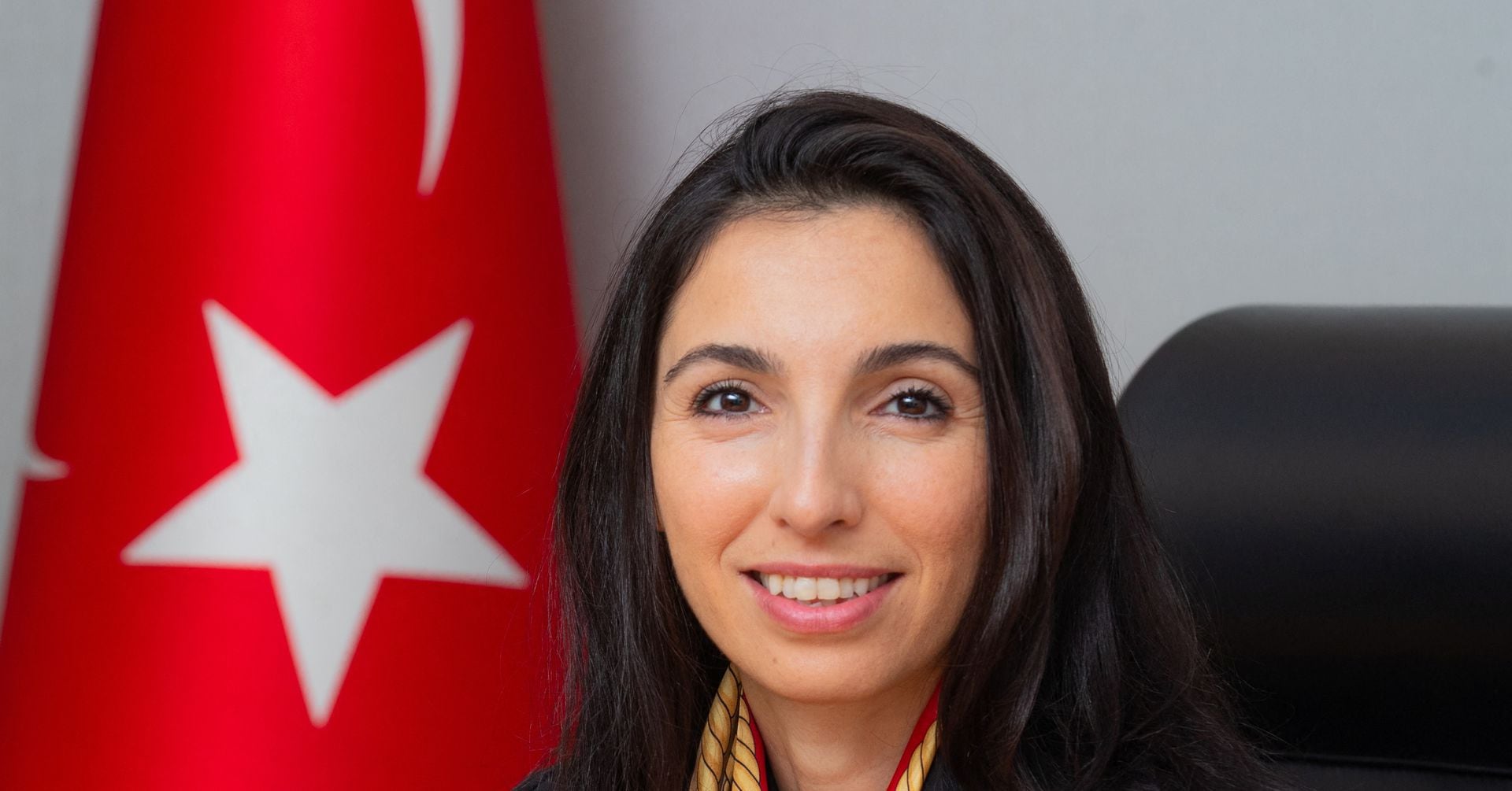 トルコ中銀総裁が辞任表明、財務相は経済計画継続を強調 後任にカラハン副総裁