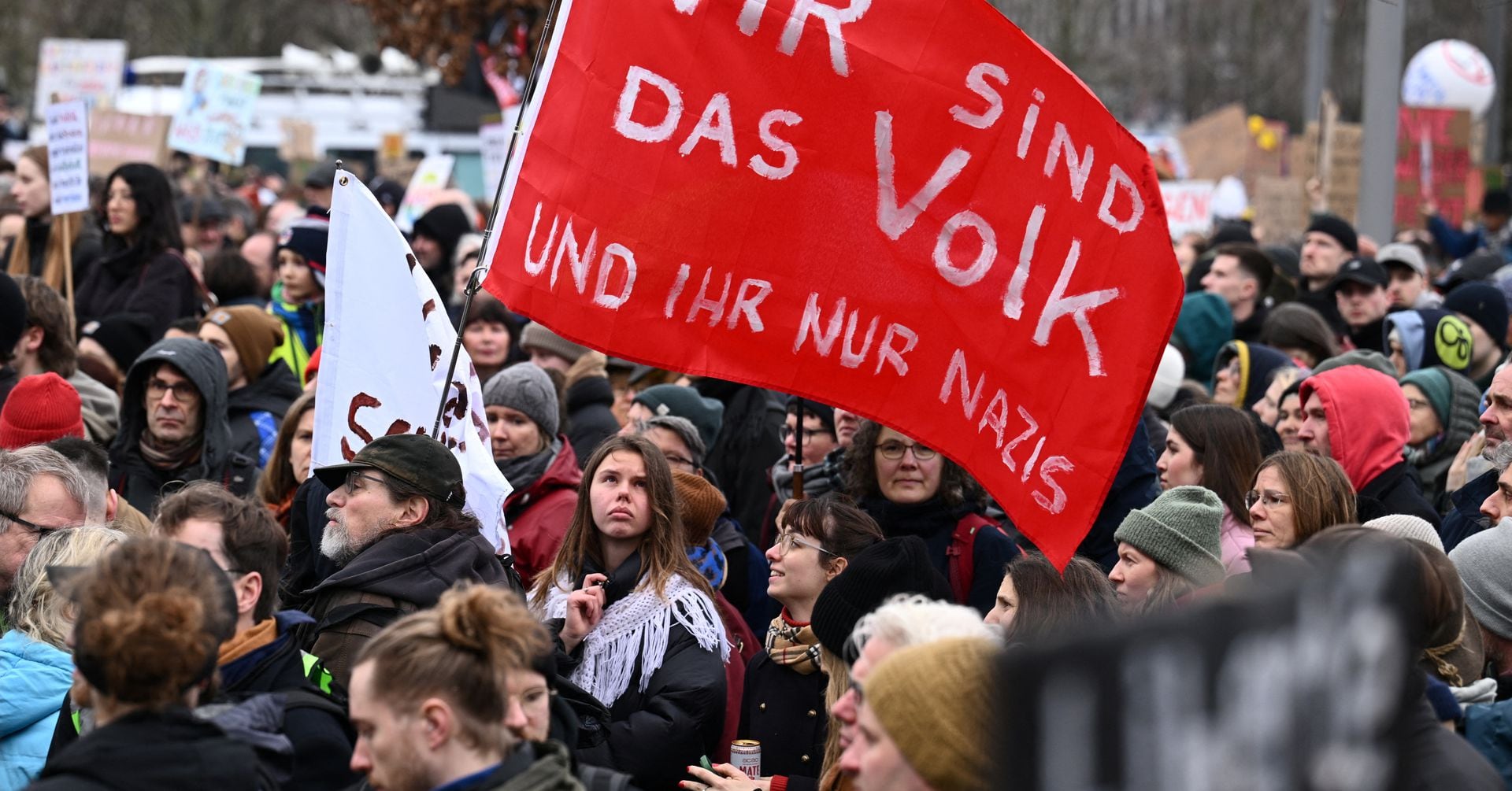 ドイツ、極右台頭に約20万人が抗議 首相「民主主義支持の表れ」