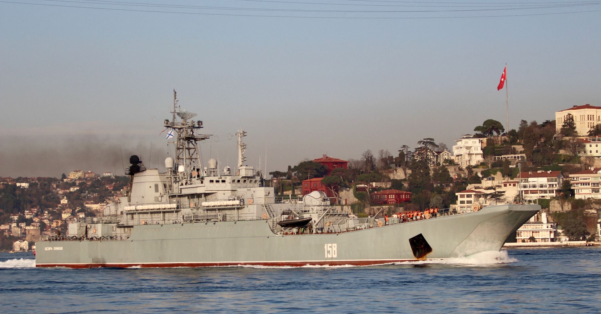 ロシア大型揚陸艦を撃沈、ウクライナ発表 クリミア沖