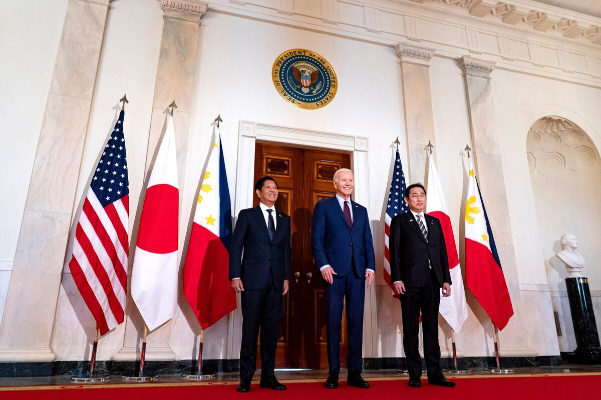 日米比、初の３カ国首脳会談－中国進出念頭に海上訓練の拡充で合意へ