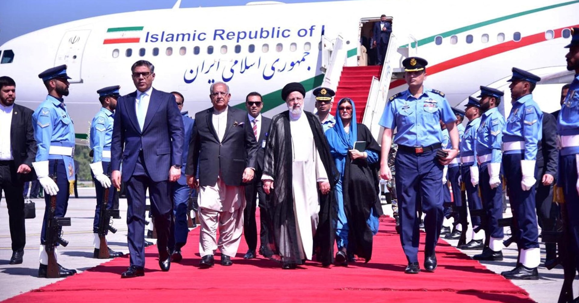 イラン大統領がパキスタン訪問、年間100億ドルへ貿易拡大目指す