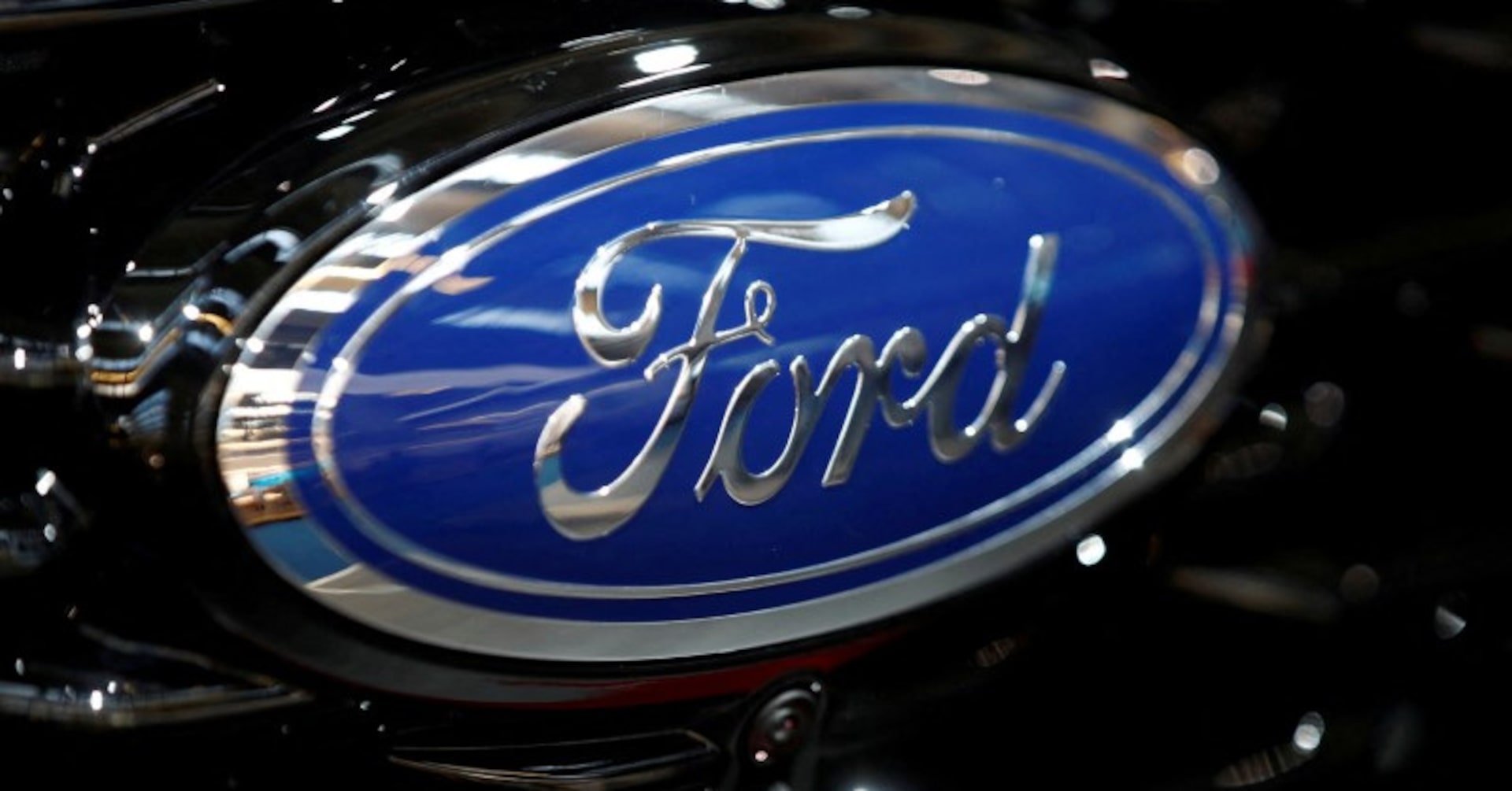 フォード、第2四半期利益が予想上回る ハイブリッド車販売増が寄与