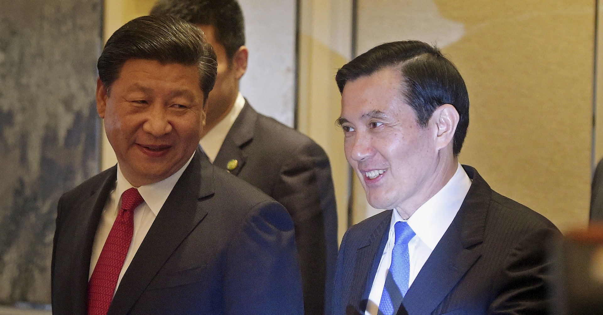 中国主席が台湾前総統と会談、「外部の干渉は家族の再会阻めず」