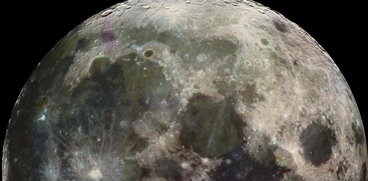 月誕生を探るカギを発見。42億年前、月は｢裏返し｣になっていた？
