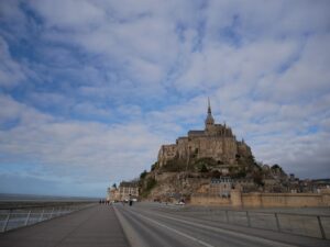 「卒業旅行で行きたい世界遺産」人気ランキングTOP33！ 第1位は「モン・サン・ミシェルとその湾」【2024年最新調査結果】