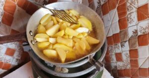 ケニアのポテト評論家、ついに自分でポテトを作る！ そして家族にふるまった結果 → 泣き崩れそうになった【カンバ通信】第371回