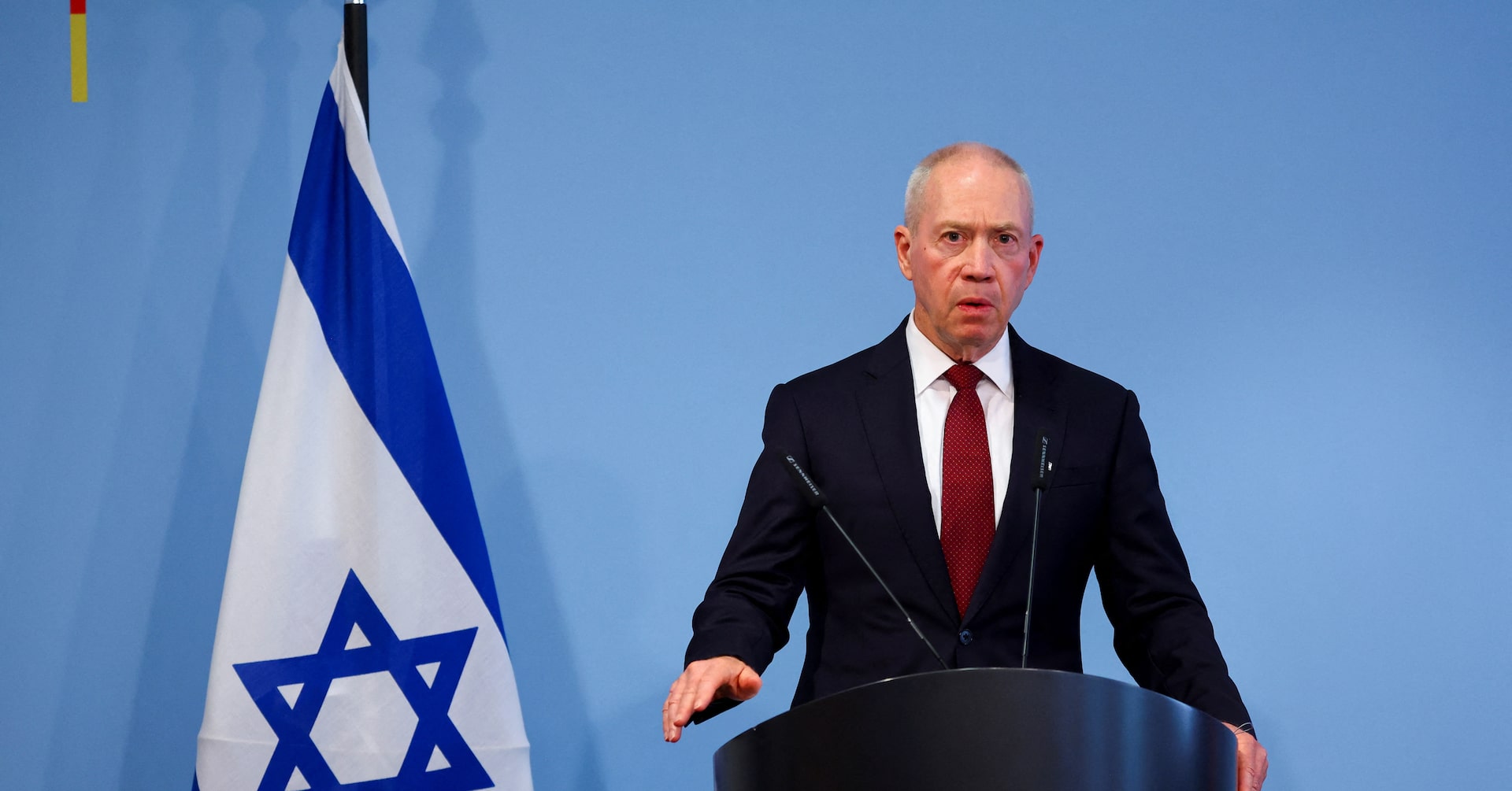 イスラエル国防相、ガザ戦後統治で首相に異議 軍事支配排除求める
