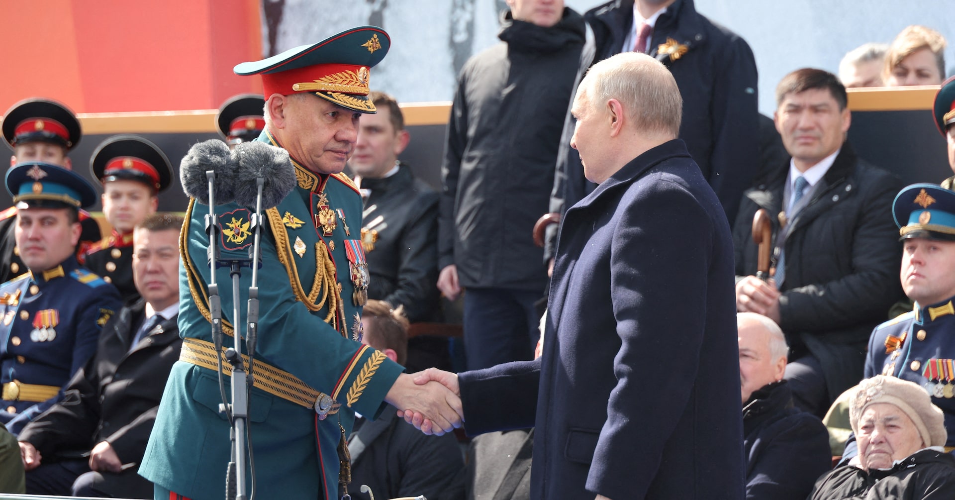 ロシア大統領、ショイグ国防相を交代 後任にベロウソフ氏