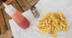 超オシャレな店でポテトを注文したら「信じられない！」ってポテトが出てきた… / カンバ通信：第369回