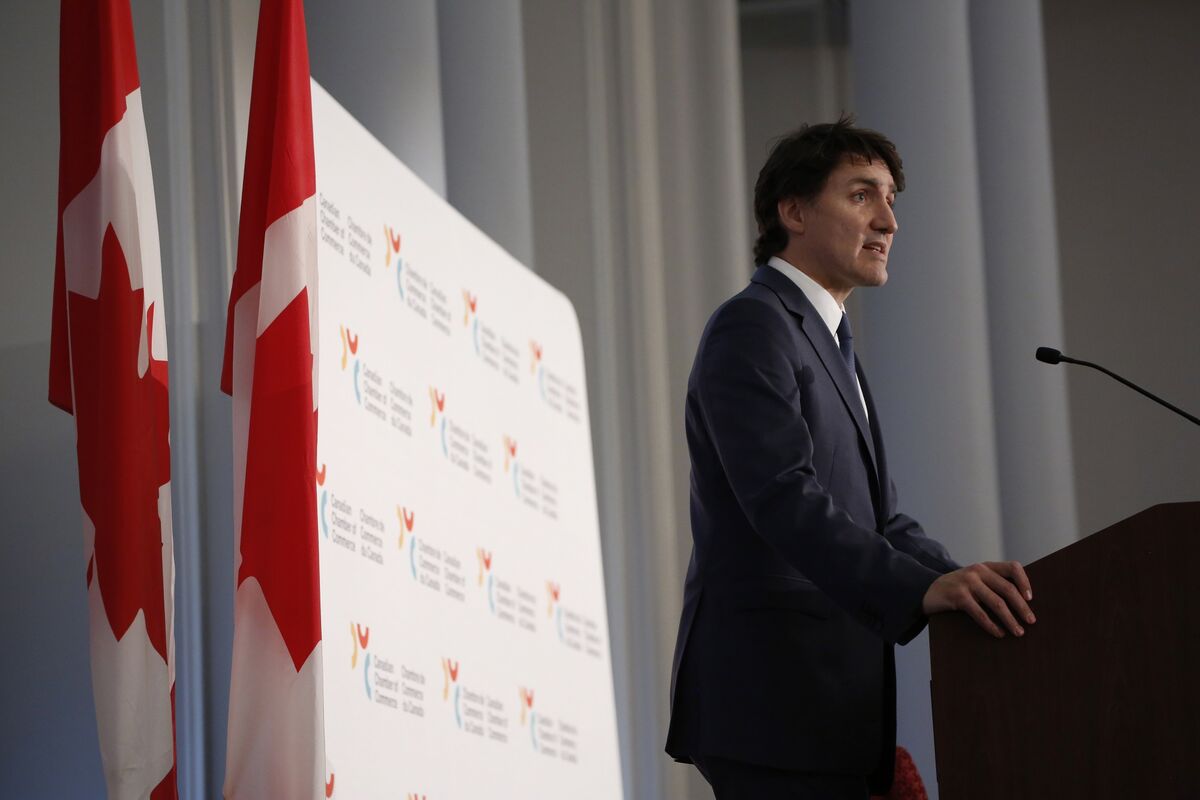 カナダ首相、辞任の意向示さず－下院補欠選挙で「壊滅的な」敗北でも