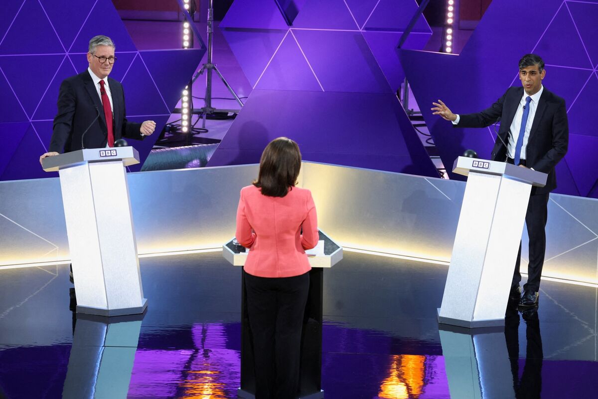 英２大政党党首、選挙前最終回のテレビ討論－スナク首相の挽回ならず