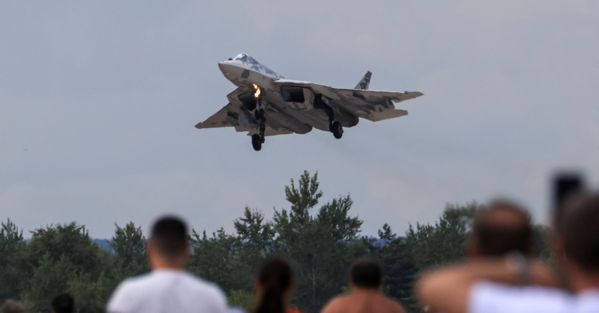 ロシア最新鋭戦闘機を初攻撃、ウクライナ発表 ロシア領内