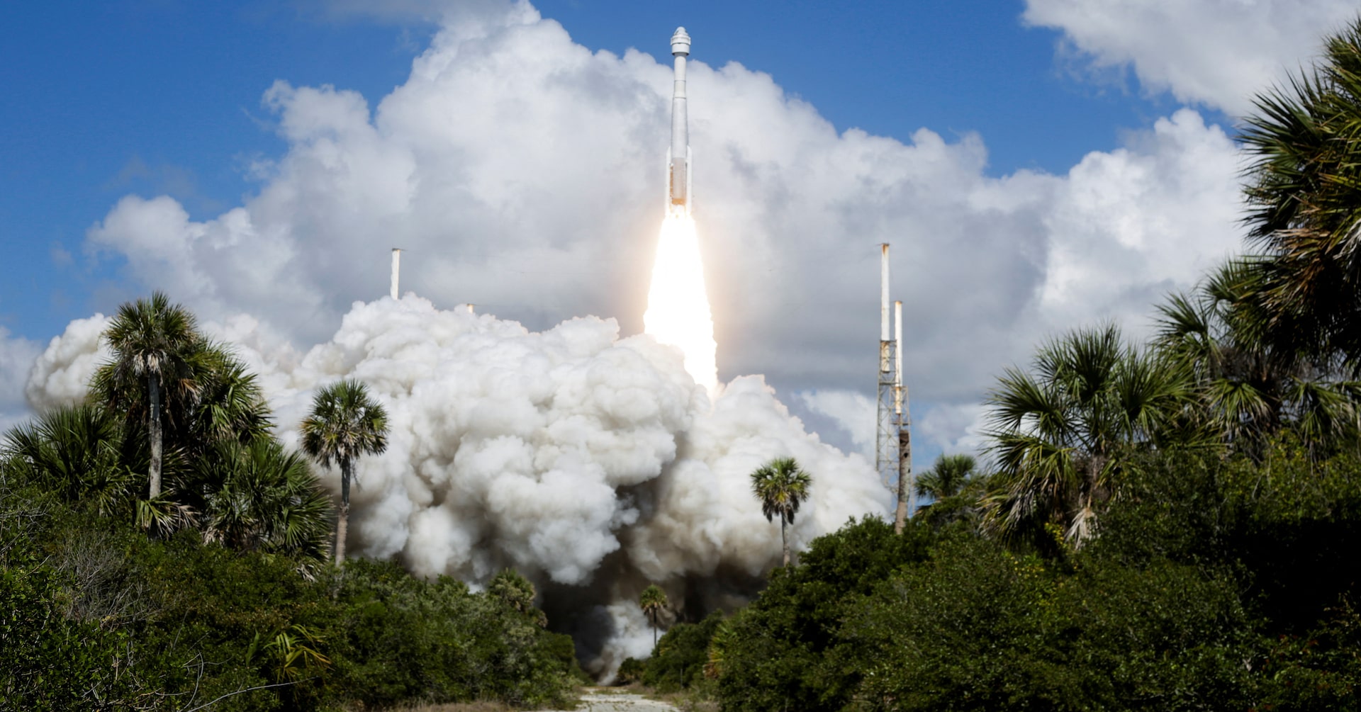 米ボーイング新型宇宙船「スターライナー」打ち上げ 初有人飛行