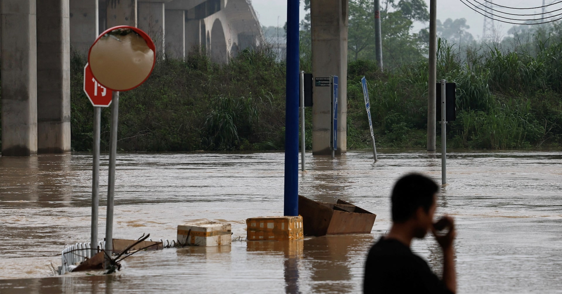 中国の水害対策、厳しさ増す 洪水シーズン入りで習主席が警告