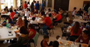 アングル：国境の橋で見る「明暗」、米バイデン政権の移民対策強化