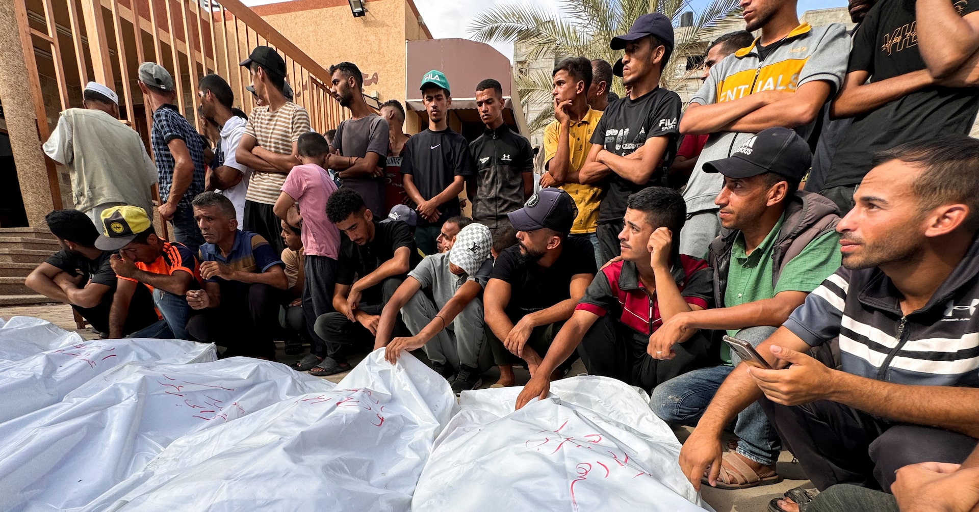 米はパレスチナ住民殺害の「共犯」、元米高官らが共同声明