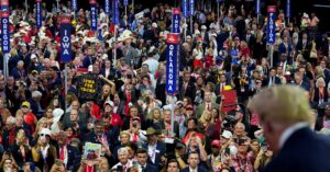 米国は制御不能な「カオス」に、有権者の80％が懸念 トランプ氏銃撃受け＝調査