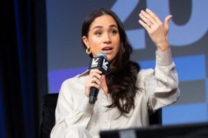 【動画】メーガン妃に「政治家転身」が噂される理由...カマラ･ハリス副大統領ほか「政治コネクション」