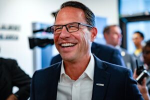 ペンシルベニア州知事、ハリス陣営と面会－副大統領候補選び大詰め