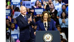 米民主党がハリス氏を正式指名「未来に向けた戦い」、副大統領候補のウォルツ氏と激戦州を遊説へ