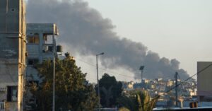 イスラエル軍、ガザ市の学校を攻撃 少なくとも15人死亡