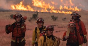 アングル：山火事に立ち向かう米消防、後方で「燃え尽きる」指令室員