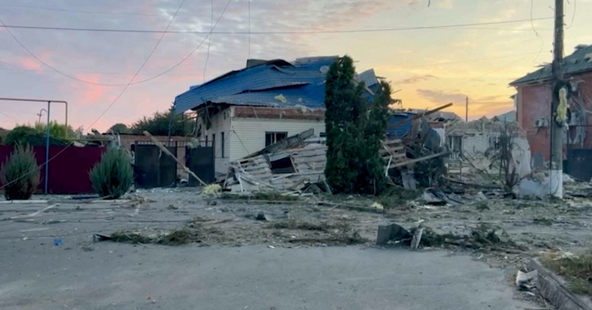 ゼレンスキー氏「侵略者に圧力」、ロシア越境攻撃初めて認める