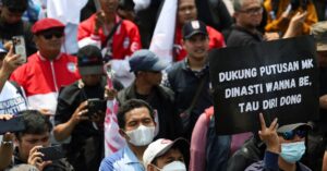 インドネシア国会、憲法裁の判断覆す選挙法改正案 抗議活動広がる