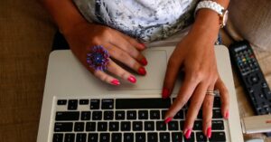 インド、来年初めからノートＰＣとタブレット輸入に新規許可義務付け