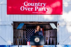 ハリス氏､自分の政権はバイデン政権の続きでない