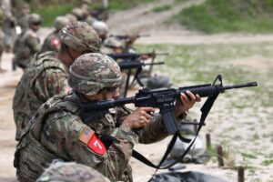 トランプ氏「韓国はマネーマシン」－米軍駐留費負担の大幅増求める