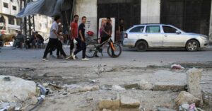 イスラエル軍がガザ全域空爆、29人死亡 ハマスはロケット弾で攻撃