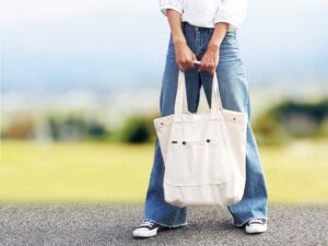 「コストコで人気のトートバッグ」ランキングTOP9！ 1位は「ケイトスペード エコバッグ」【2024年11月5日時点】