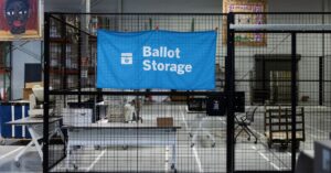 焦点：米大統領選、激戦州選管が偽情報対策や警備を強化