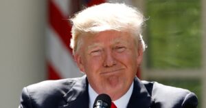 トランプ氏、米地元紙に損賠請求 世論調査で「選挙介入」と主張