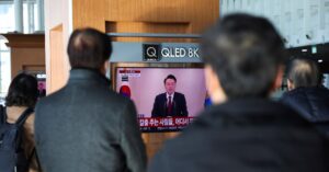 韓国大統領「最後まで闘う」、戒厳令を正当化 与党は弾劾支持に傾く